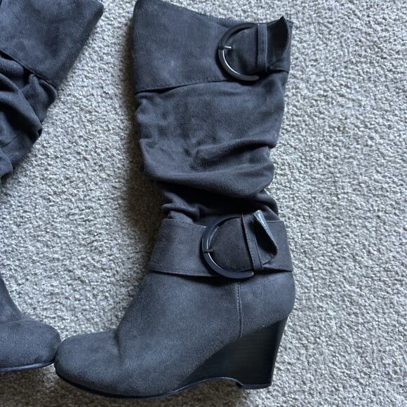Journee Collection Gray Suede Wedge Zip Up Boots w/Buckle Accents Women’s Size 6 - Picture 2 of 12